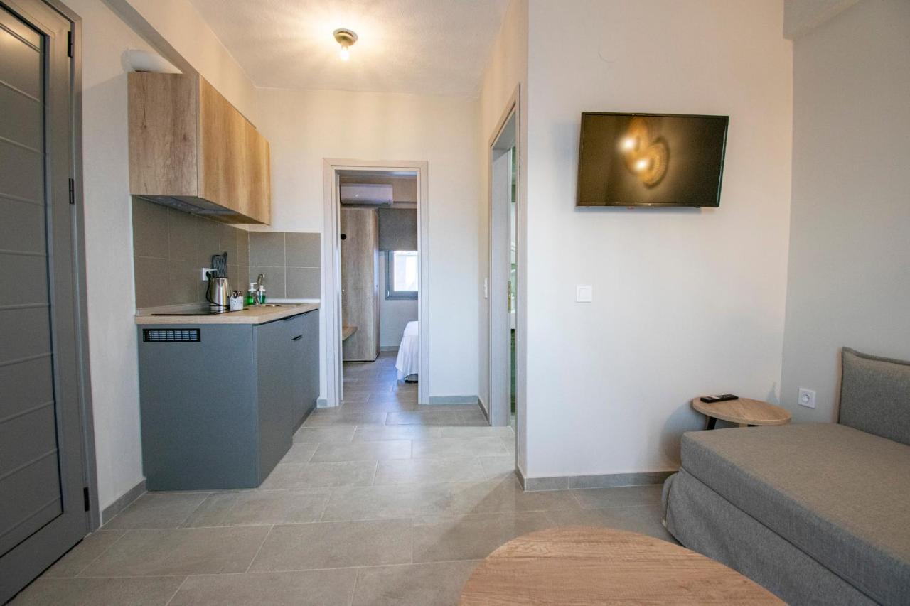 Heraclea Luxury Suites Nea Iraklia Exterior photo
