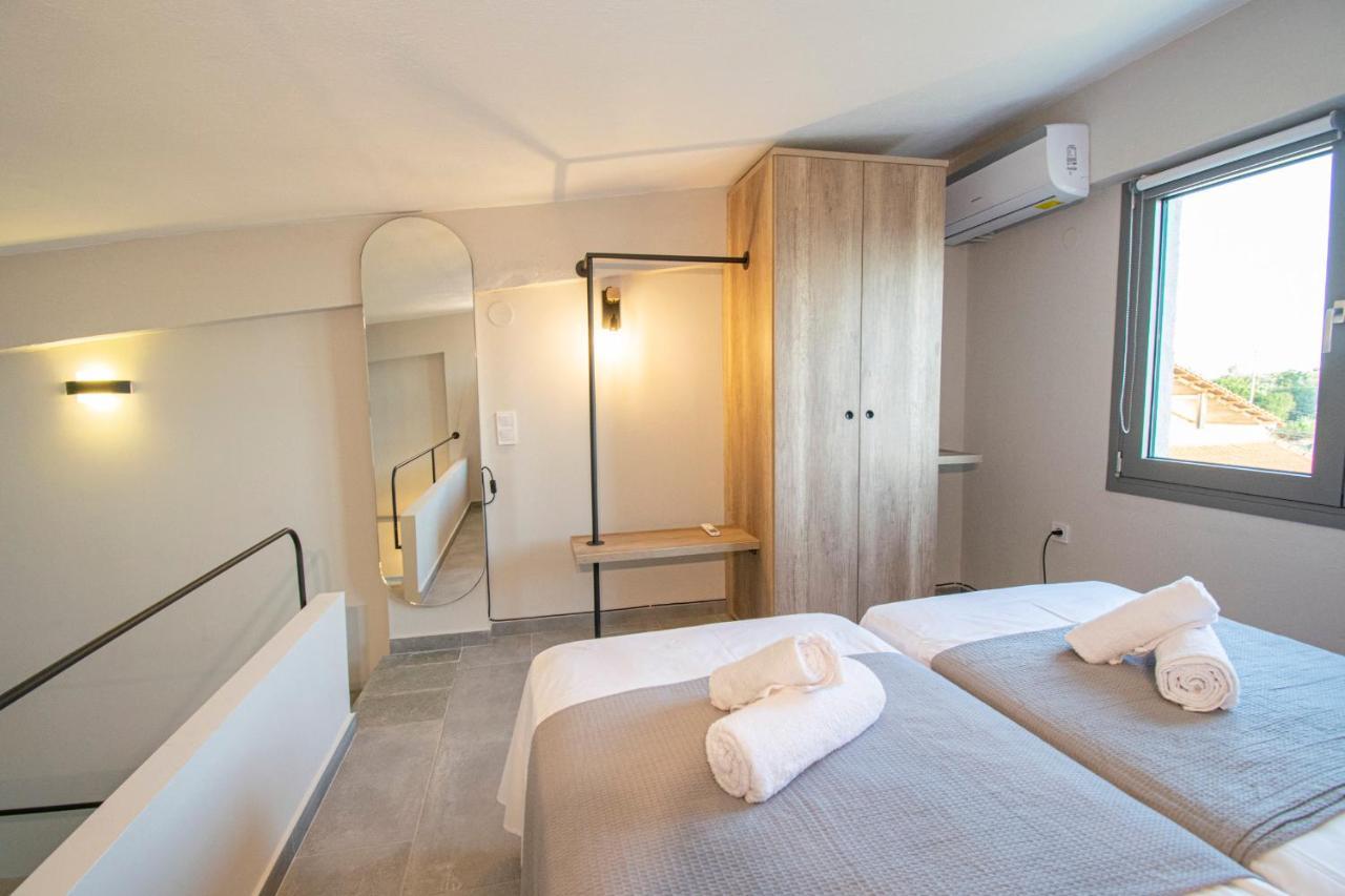 Heraclea Luxury Suites Nea Iraklia Exterior photo