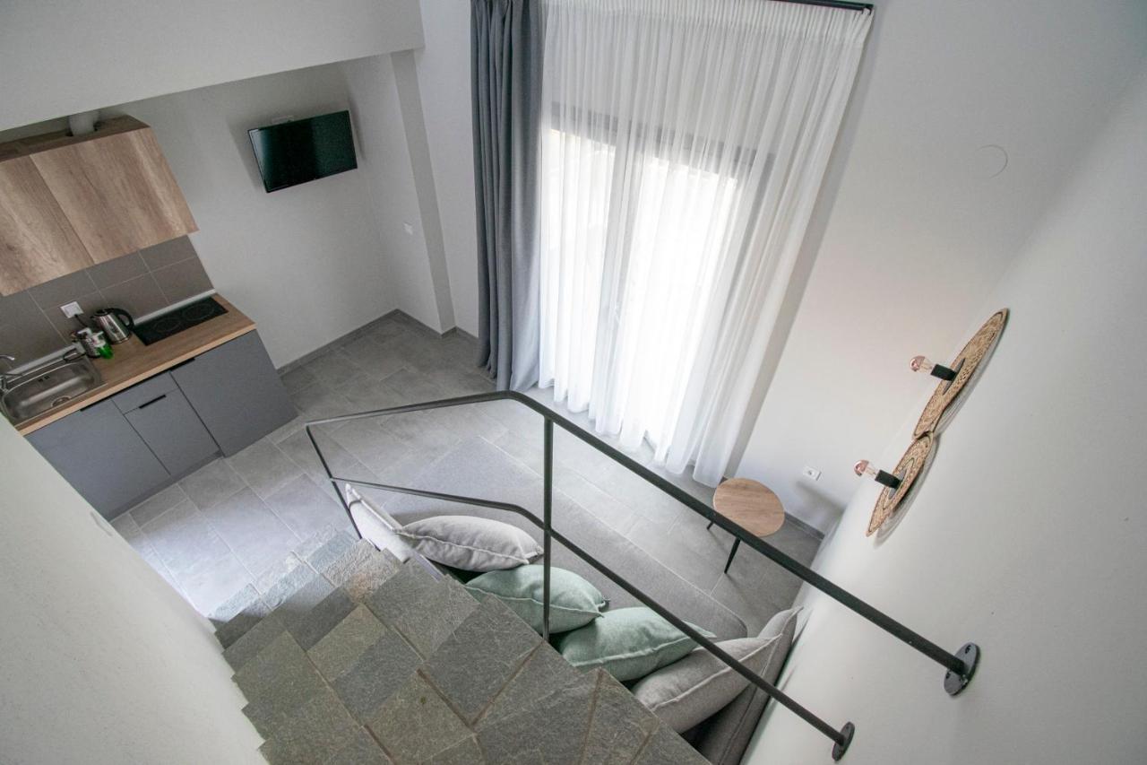 Heraclea Luxury Suites Nea Iraklia Exterior photo
